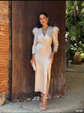 Vestido Midi "Satin Feather" - Satén Champán con Plumas